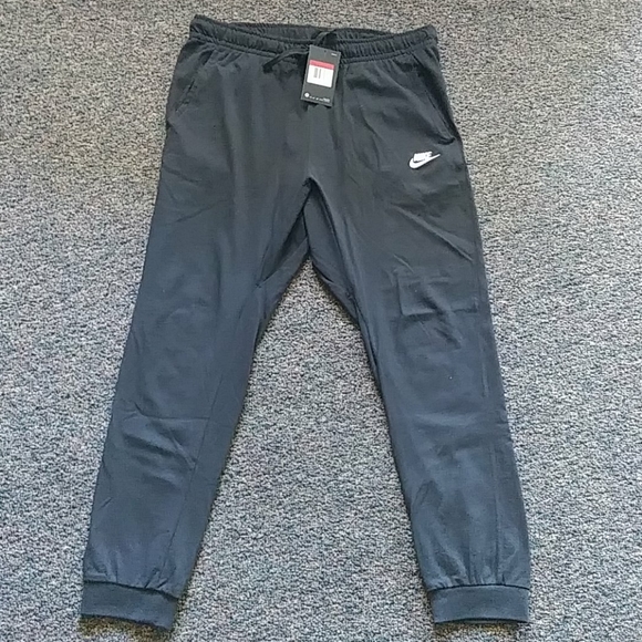 lightweight nike joggers